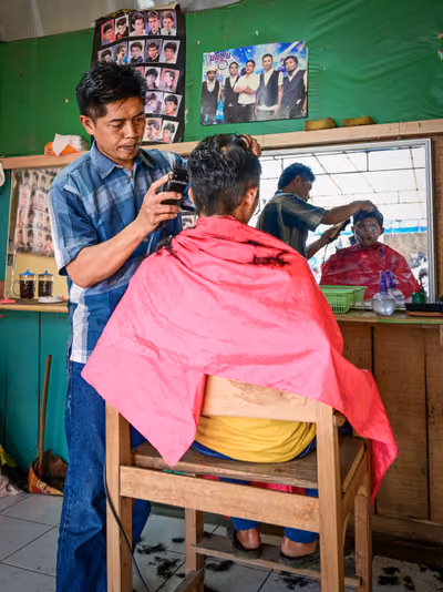 Fachada de barbería tradicional
